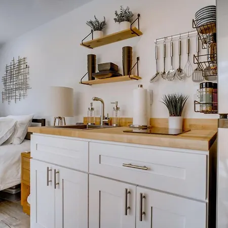 Luxury Tiny Container Home 2Mi To Beach Private